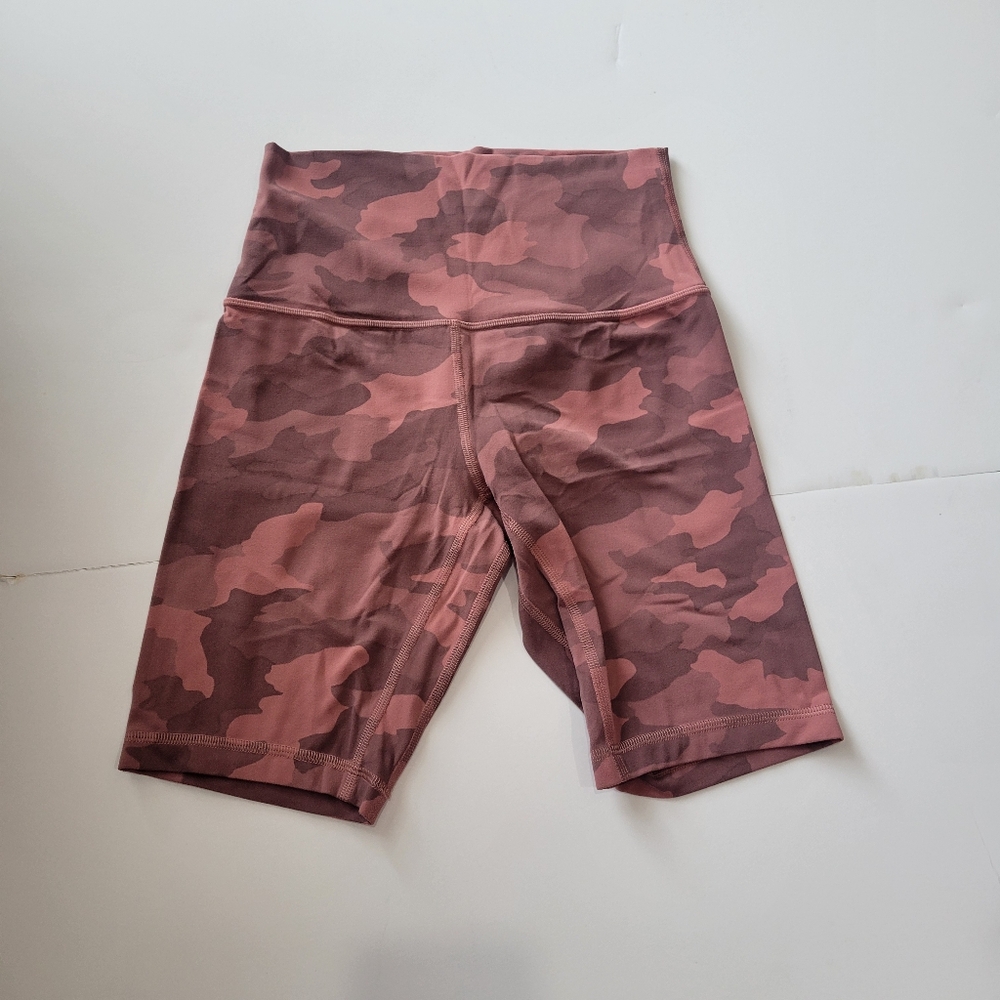 Lululemon size 4 winder train hr shorts 8” biker active fitness pink blue